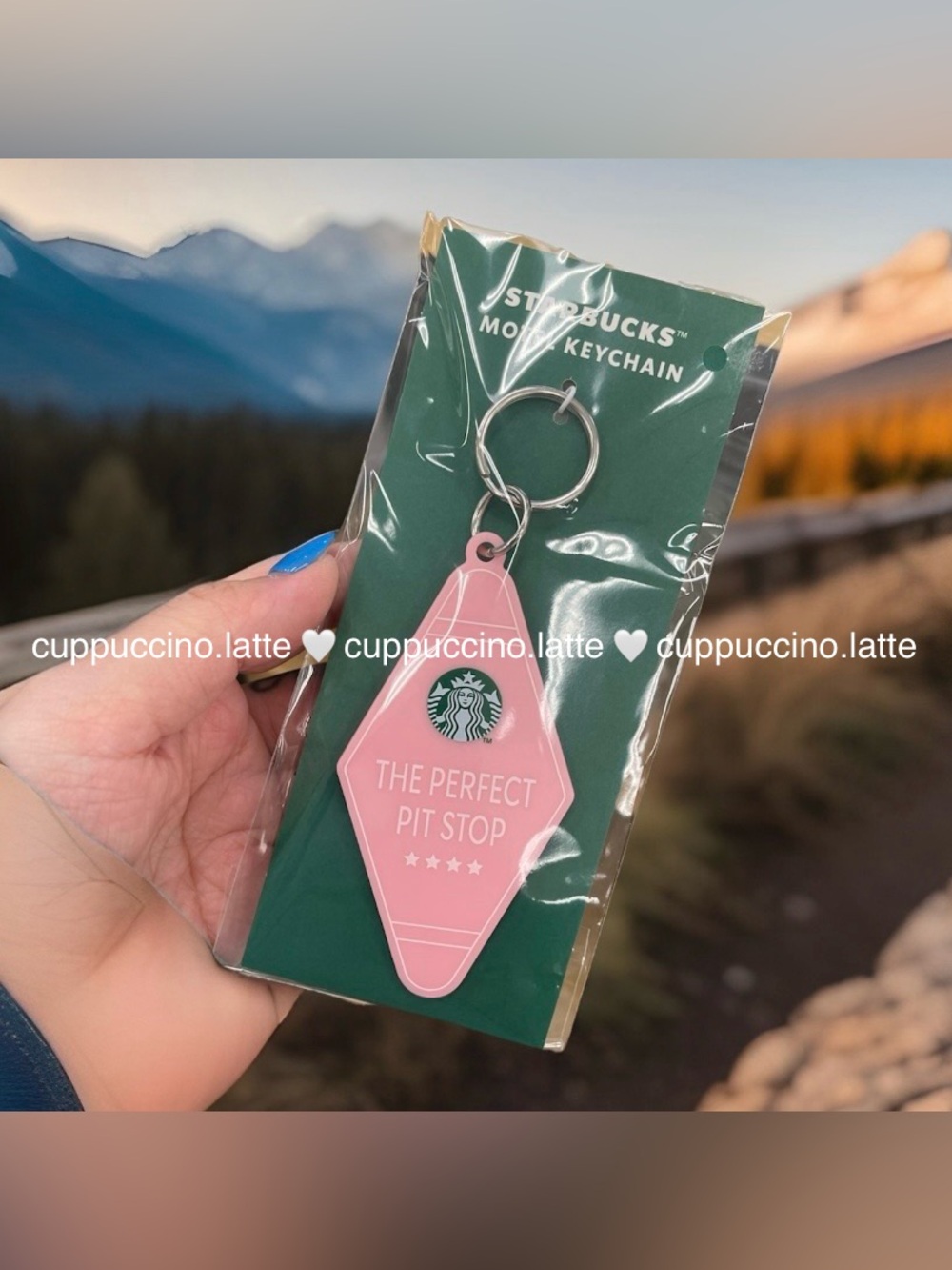 🩷NWT🩷Starbucks 2026 Summer Road Trip ‘The Perfect Pit Stop’ Motel Keychain